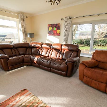 Bicton Lea Villa Acton  Екстериор снимка