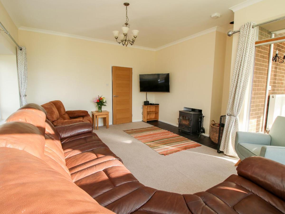 Bicton Lea Villa Acton  Екстериор снимка