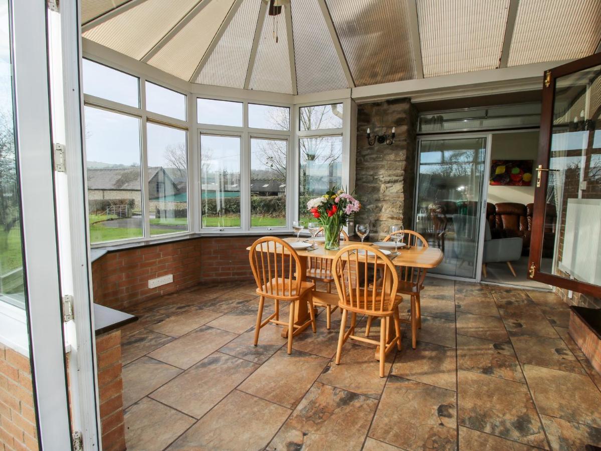 Bicton Lea Villa Acton  Екстериор снимка