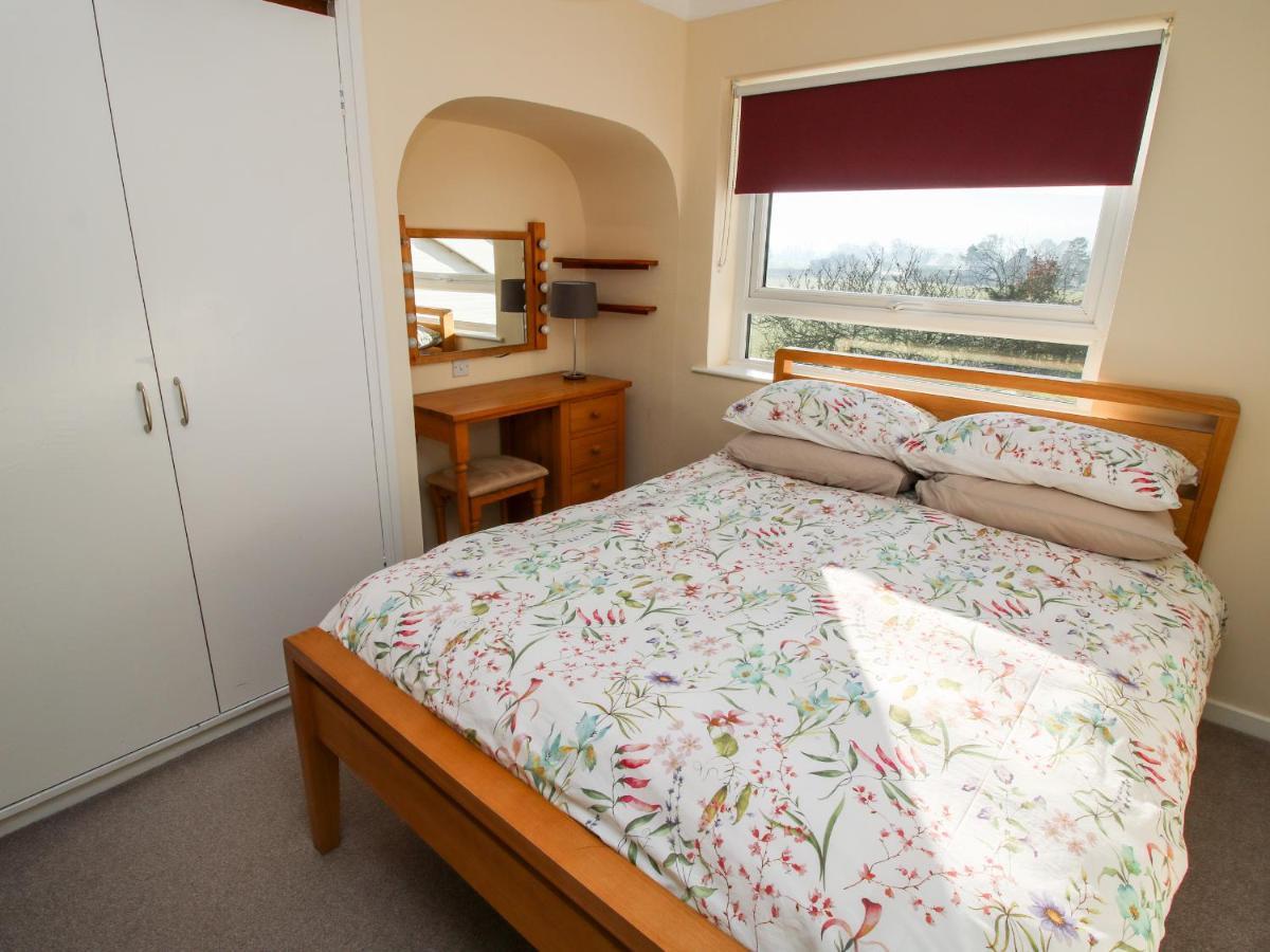 Bicton Lea Villa Acton  Екстериор снимка