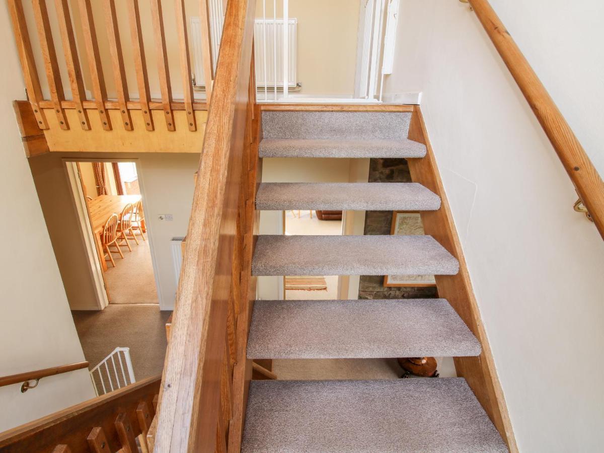 Bicton Lea Villa Acton  Екстериор снимка