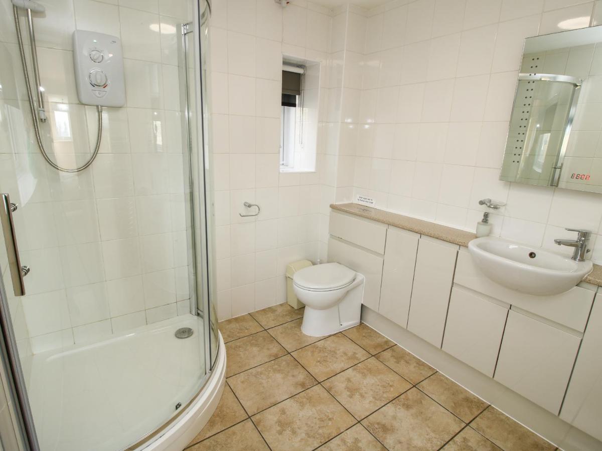 Bicton Lea Villa Acton  Екстериор снимка