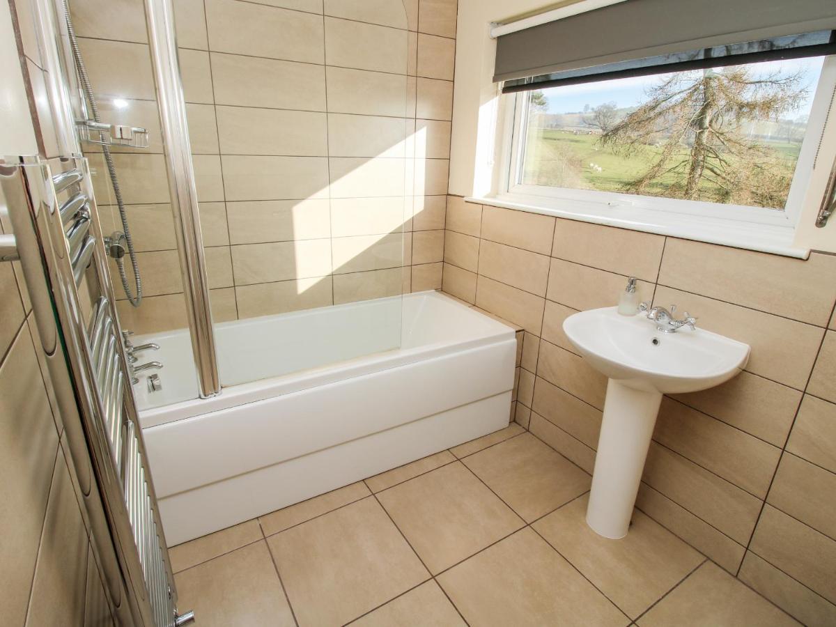 Bicton Lea Villa Acton  Екстериор снимка